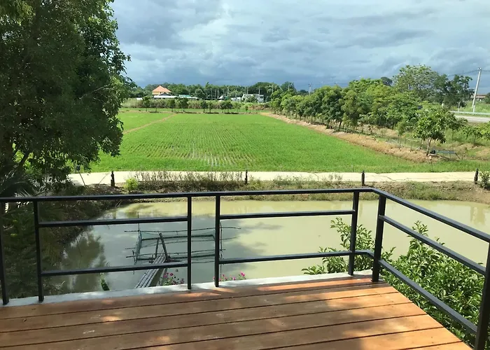 บ้านกลางเกาะ รีสอร์ท