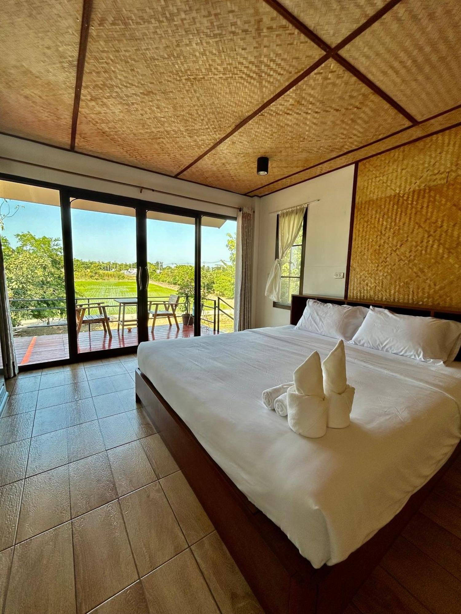 Holiday home บ้านกลางเกาะ Uthai Thani